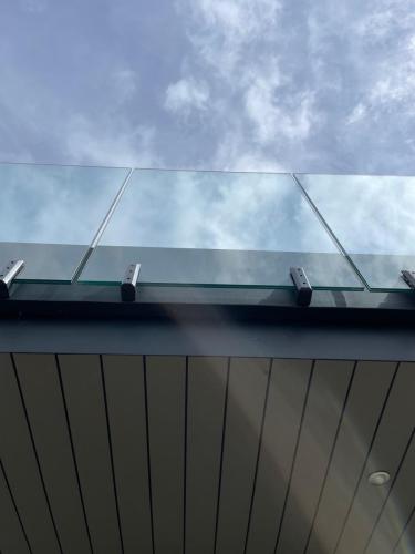 TB-frameless-face-fix-spigots-malvern-close