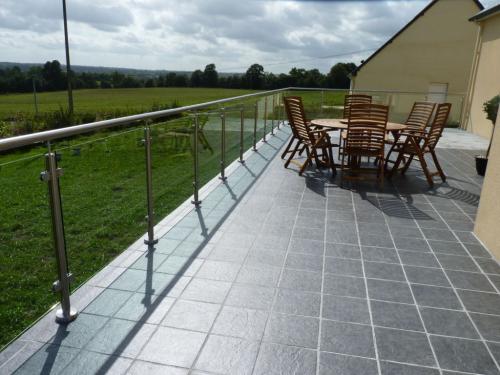 517-France Glass Post   Rail Balustrade
