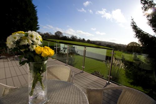 GARDEN DECKING, PATIOS AND BALCONIES