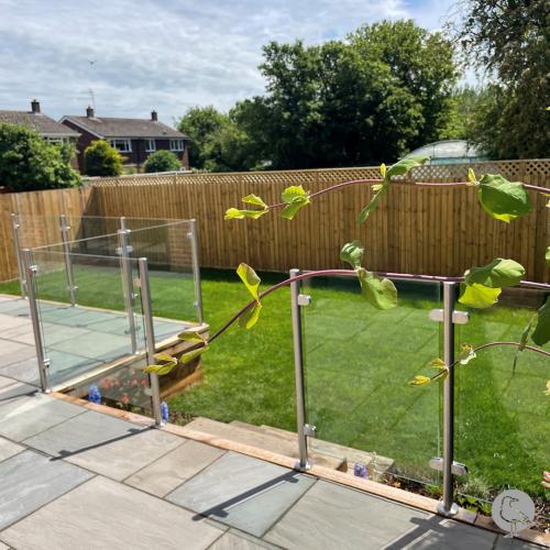 insta-fletcher-semi-frameless-stainless-steel-glass-balustrade