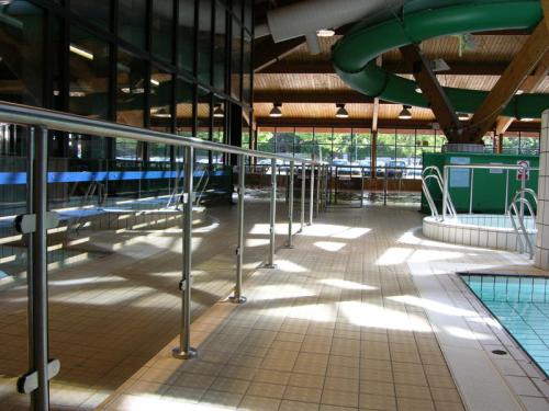 Seagull leisure centre stainless steel glass balustrade